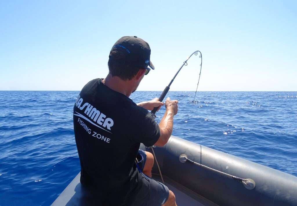 Gros combat avec un thon rouge pris au 3D Popper Yo-Zuri